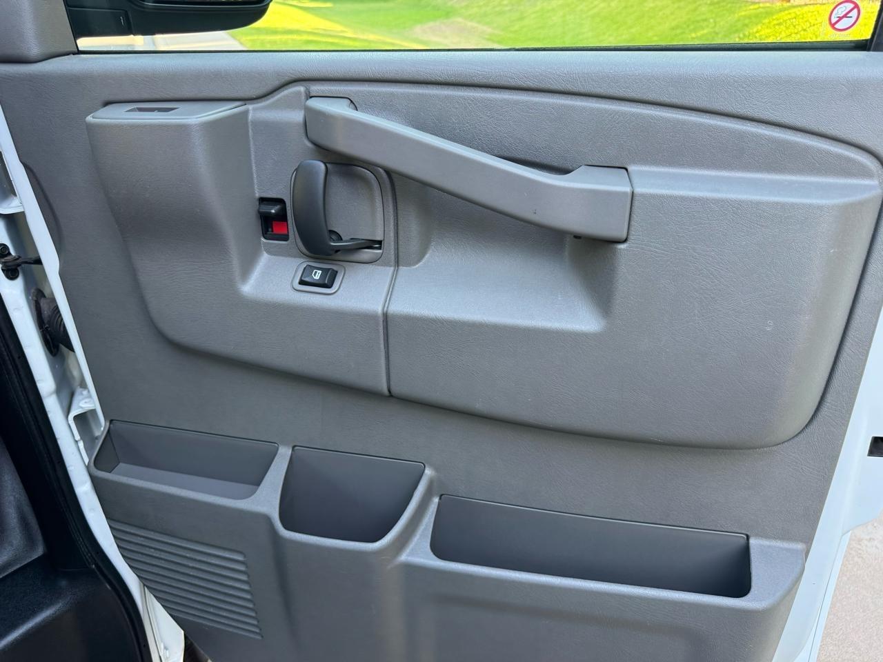 GMC Savana G2500 Cargo 2025