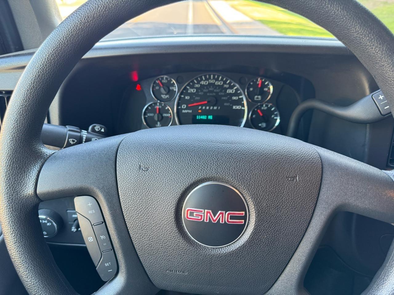 GMC Savana G2500 Cargo 2025