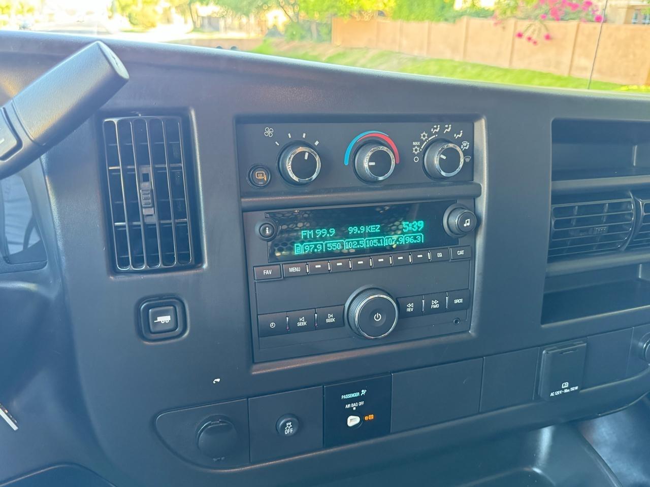 GMC Savana G2500 Cargo 2025