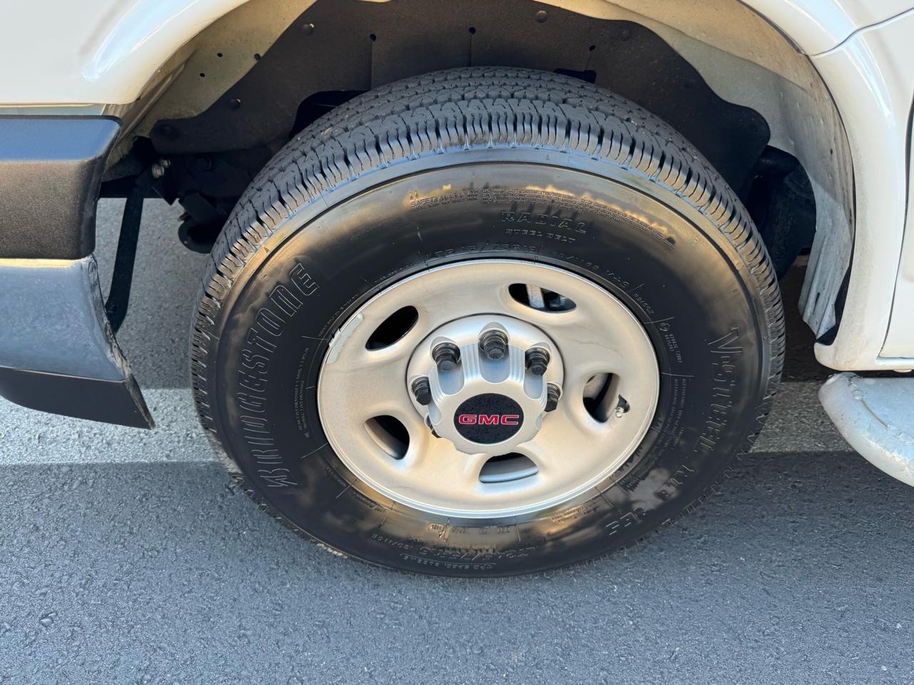 GMC Savana G2500 Cargo 2025