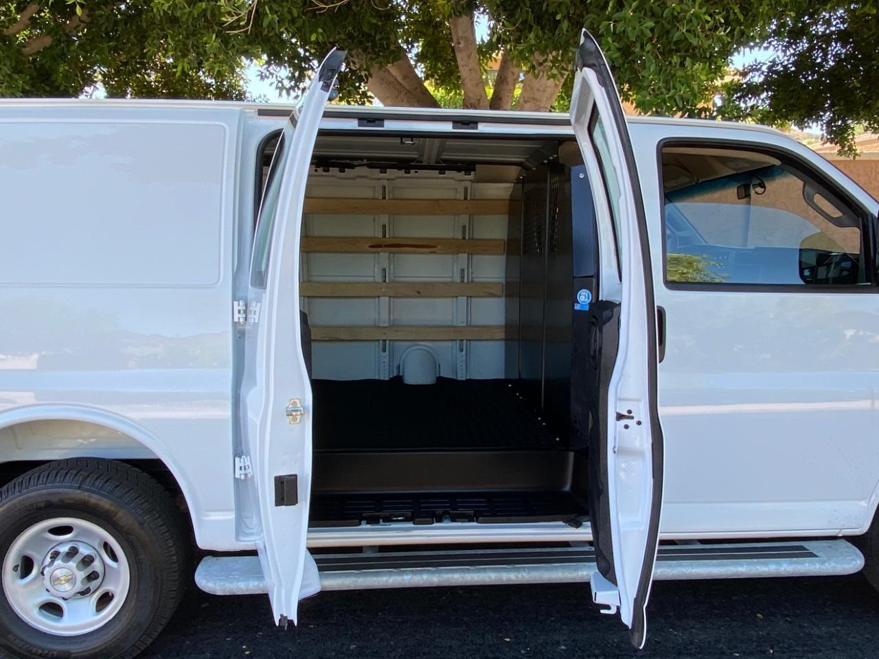 Chevrolet Express 2500 Cargo 2025