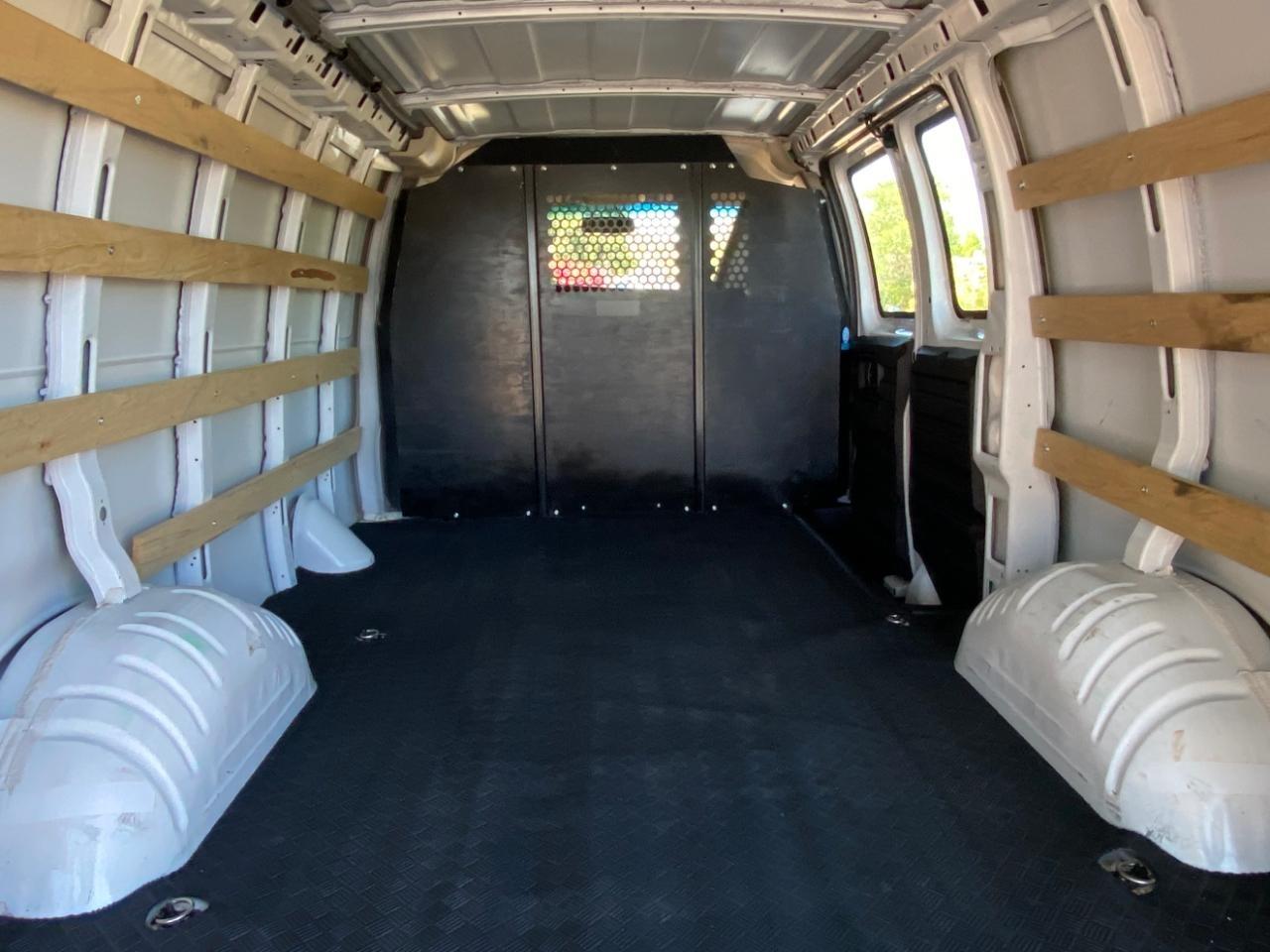 Chevrolet Express 2500 Cargo 2025