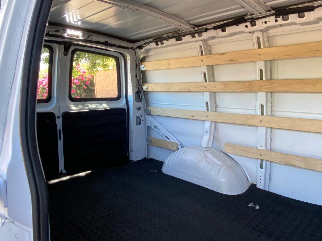 Chevrolet Express 2500 Cargo 2025