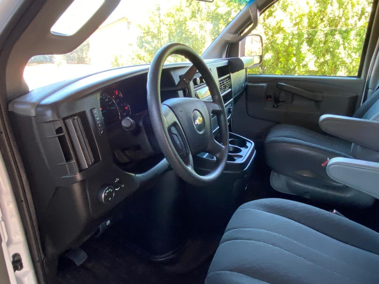 Chevrolet Express 2500 Cargo 2025