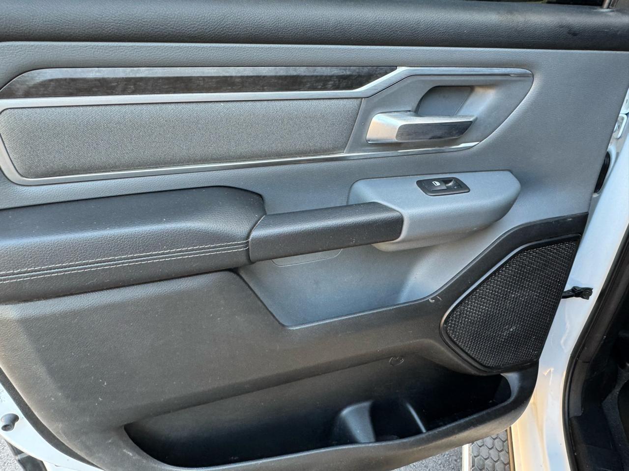 RAM 1500 Big Horn Crew Cab LWB 4WD 2022