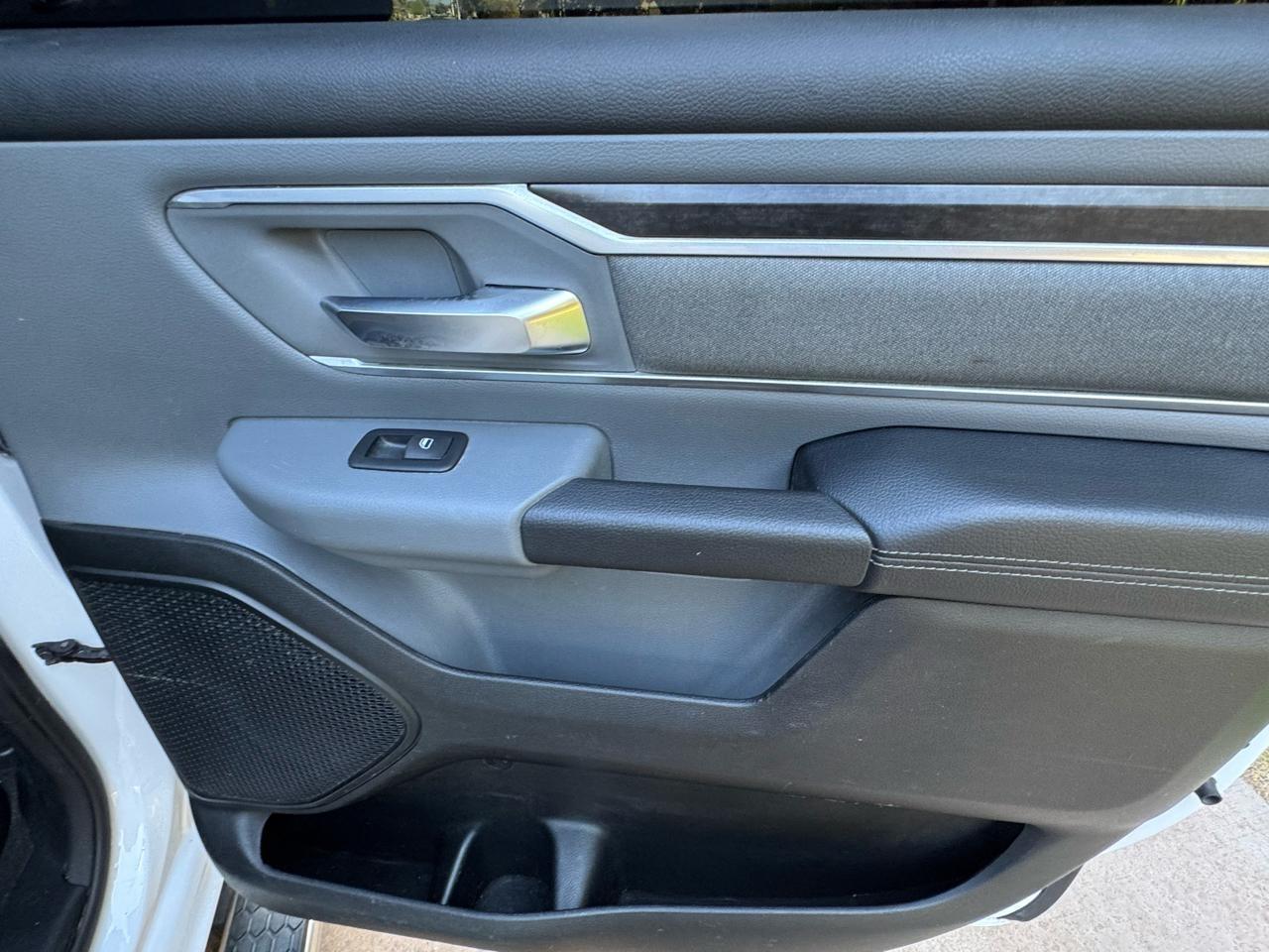 RAM 1500 Big Horn Crew Cab LWB 4WD 2022