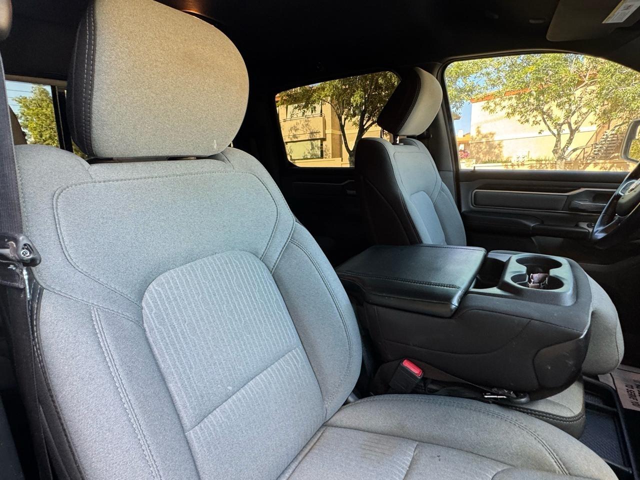 RAM 1500 Big Horn Crew Cab LWB 4WD 2022