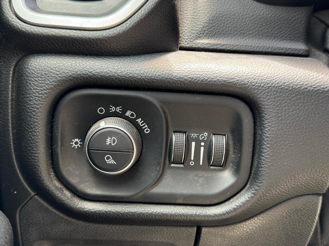 RAM 1500 Big Horn Crew Cab SWB 4WD 2019