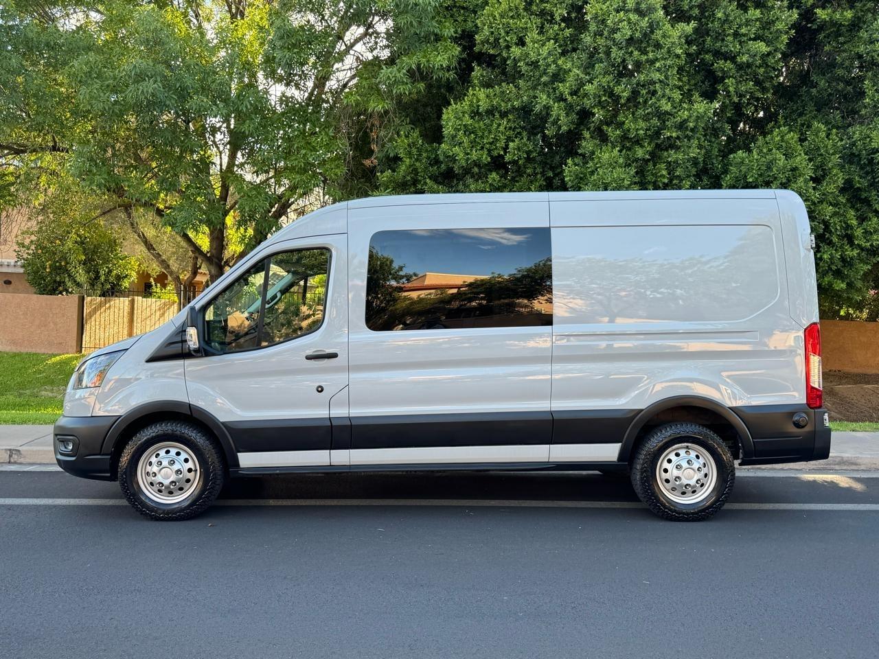 Ford Transit 250 Van Med. Roof 148-in. WB 2023