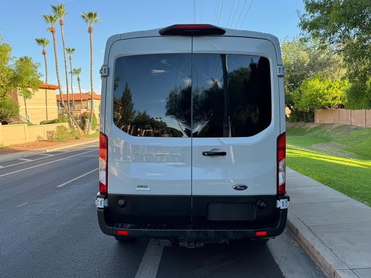 Ford Transit 250 Van Med. Roof 148-in. WB 2023