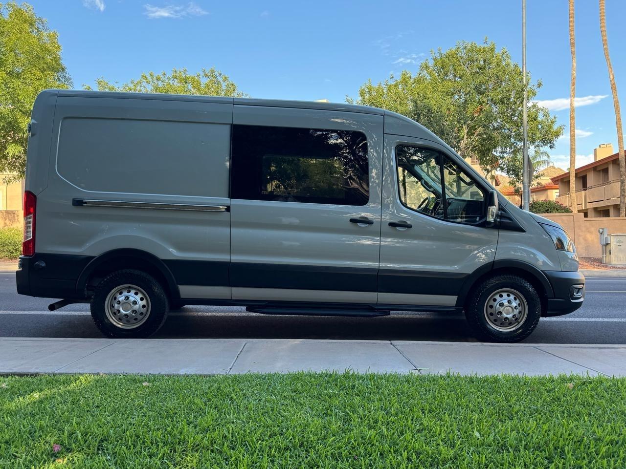 Ford Transit 250 Van Med. Roof 148-in. WB 2023