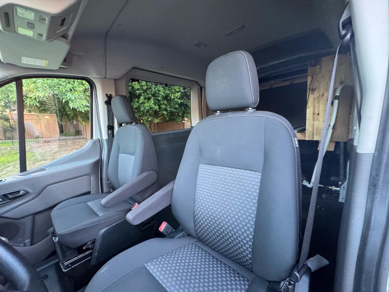Ford Transit 250 Van Med. Roof 148-in. WB 2023