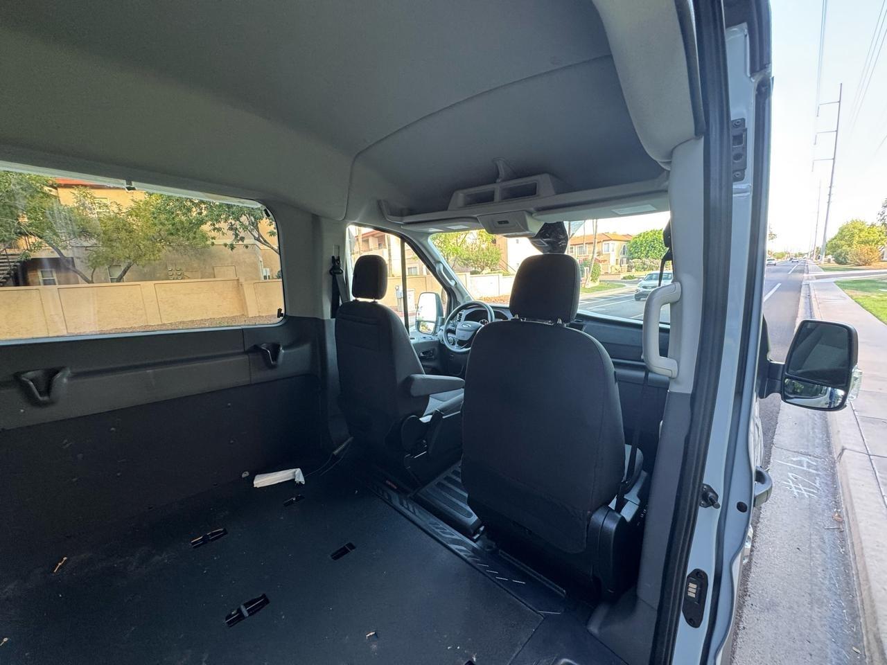 Ford Transit 250 Van Med. Roof 148-in. WB 2023