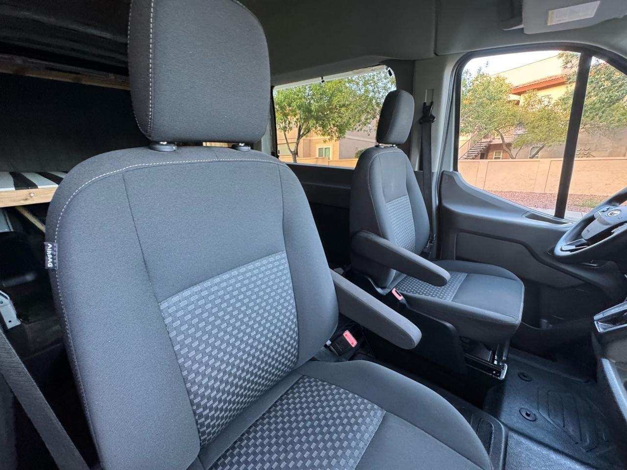 Ford Transit 250 Van Med. Roof 148-in. WB 2023
