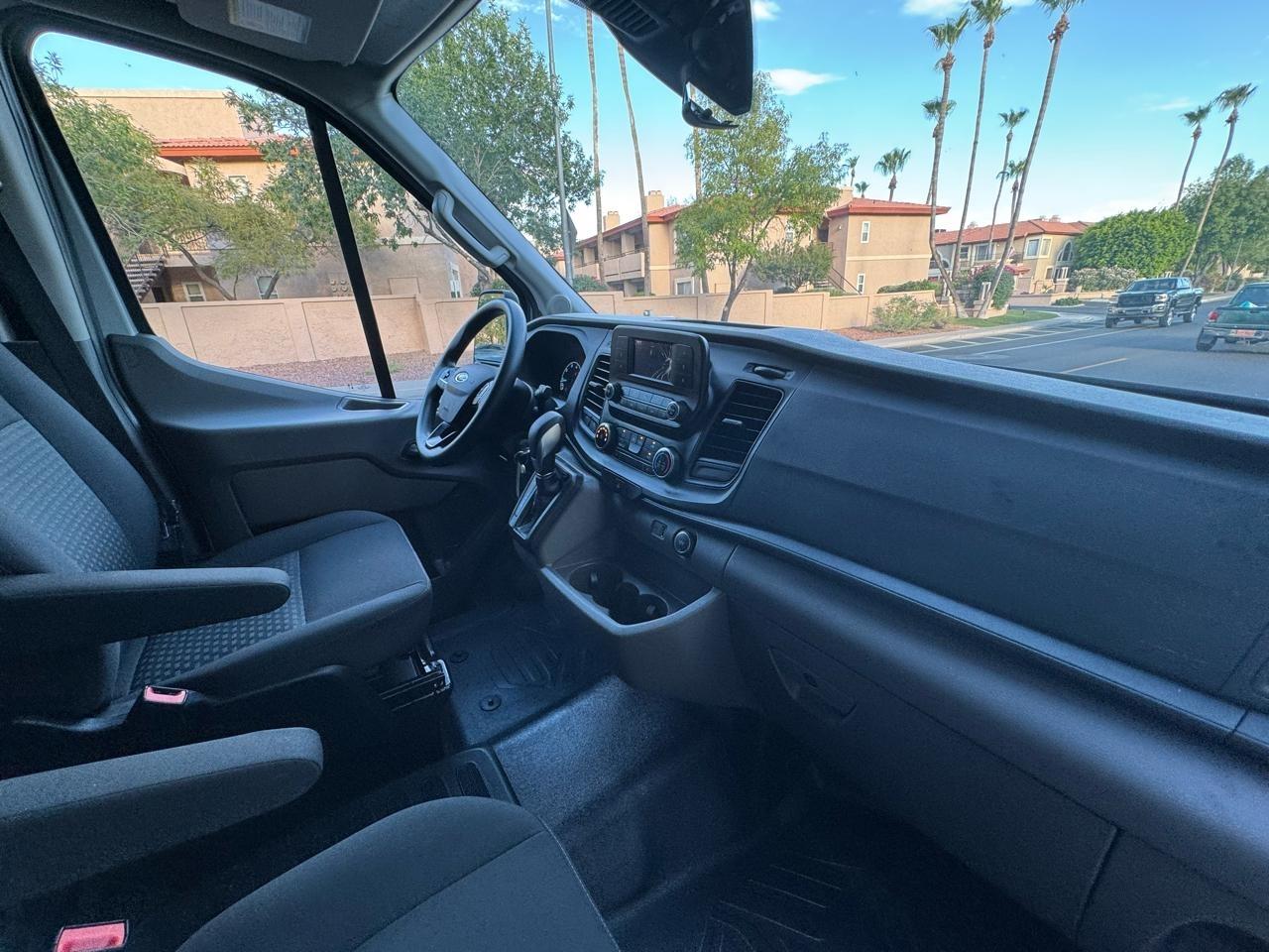 Ford Transit 250 Van Med. Roof 148-in. WB 2023