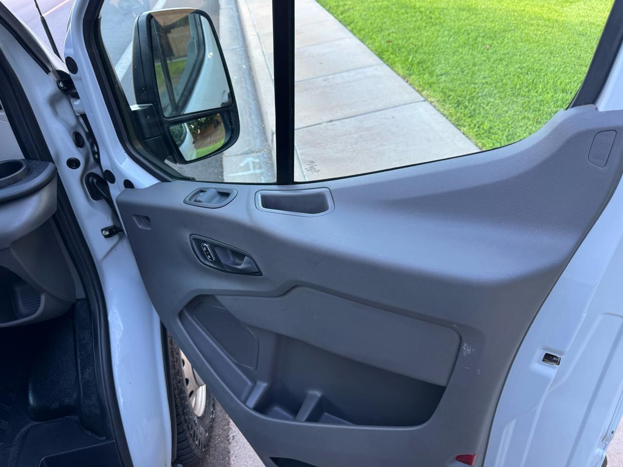 Ford Transit 250 Van Med. Roof 148-in. WB 2023