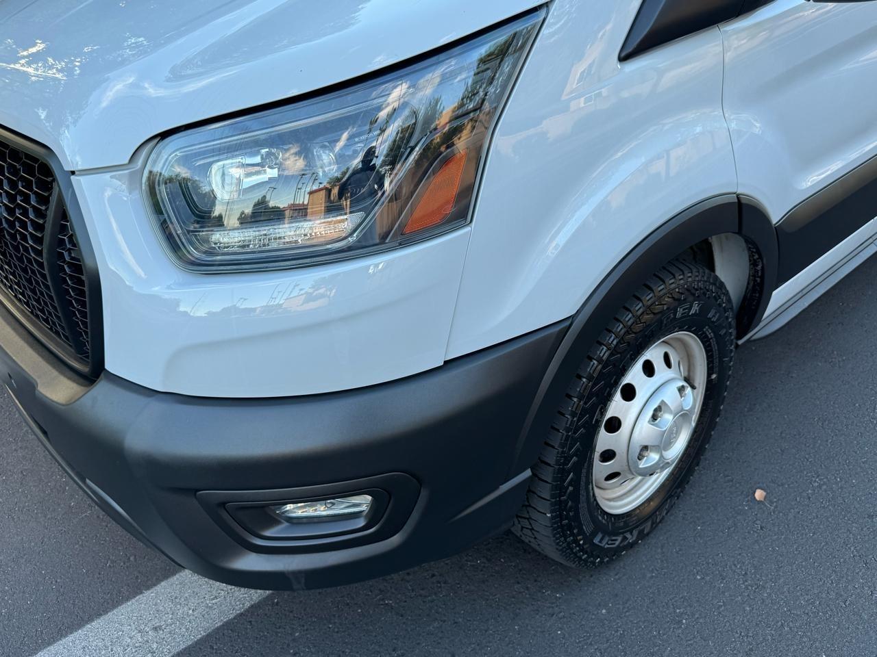 Ford Transit 250 Van Med. Roof 148-in. WB 2023
