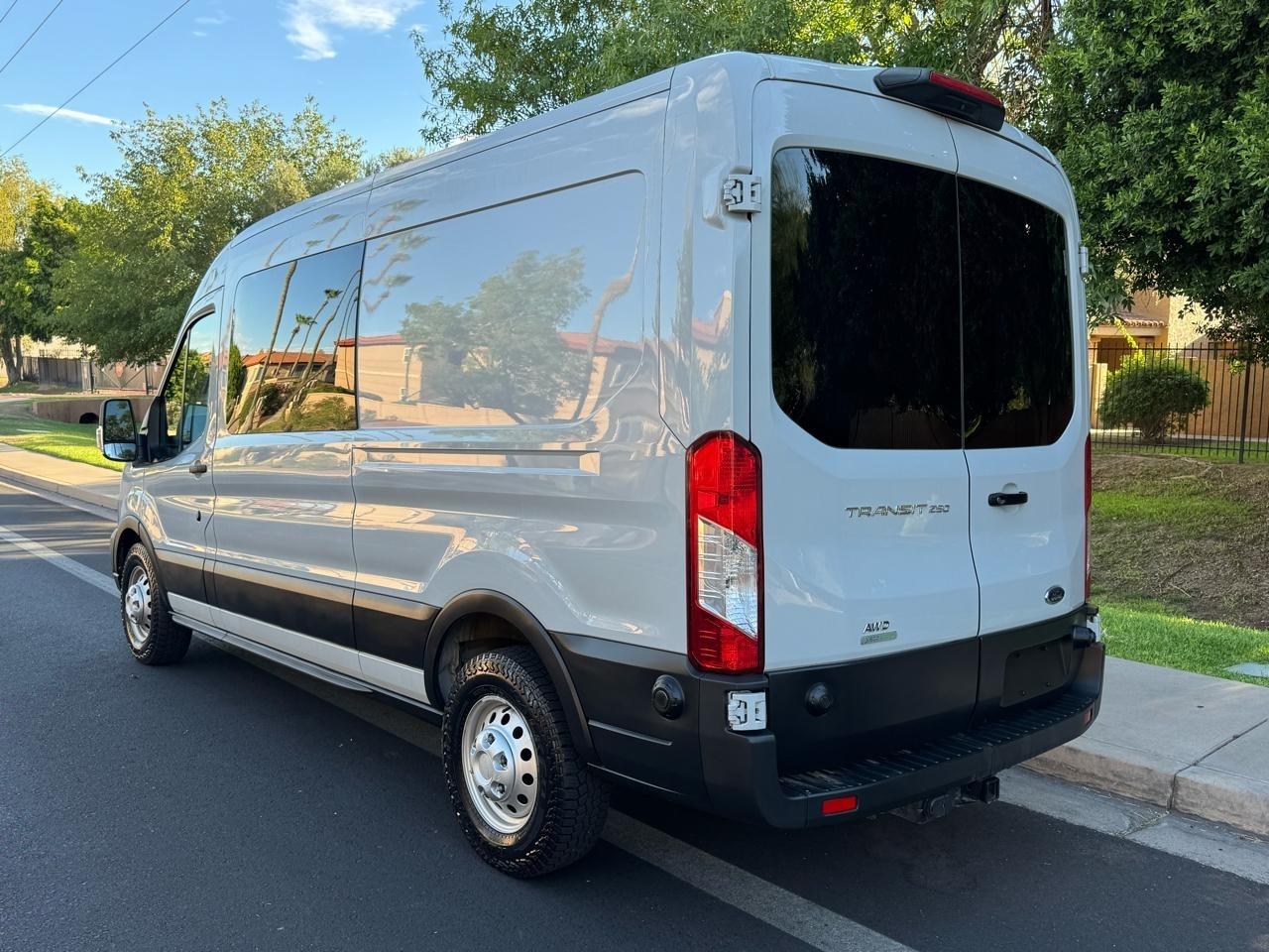 Ford Transit 250 Van Med. Roof 148-in. WB 2023
