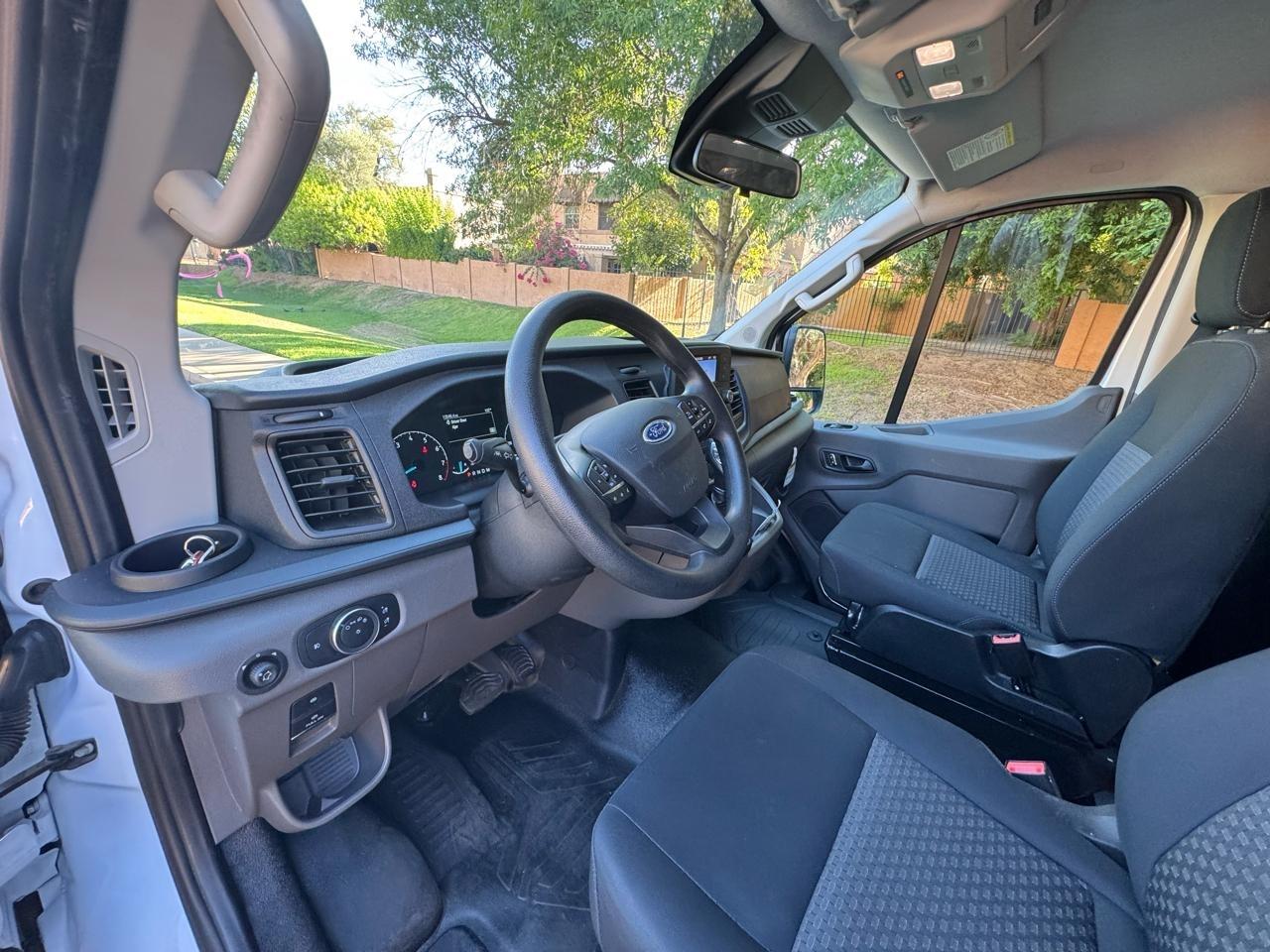 Ford Transit 250 Van 2025