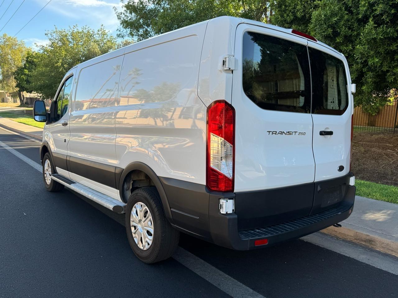 Ford Transit 250 Van 2025