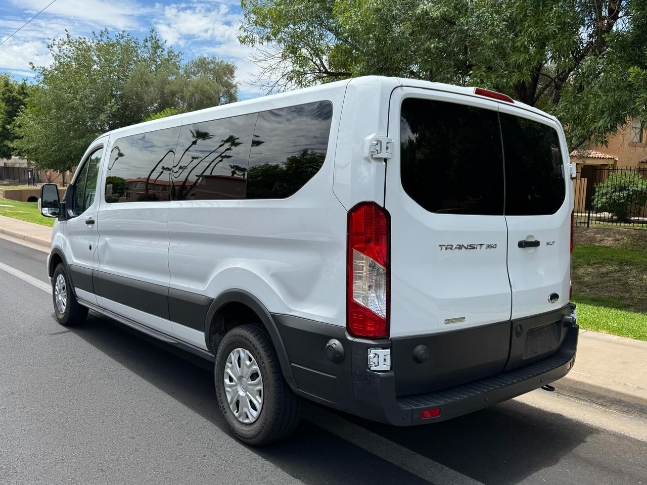 Ford Transit 350 Wagon Low Roof XLT w/Sliding Pass. 148-in. WB 2024