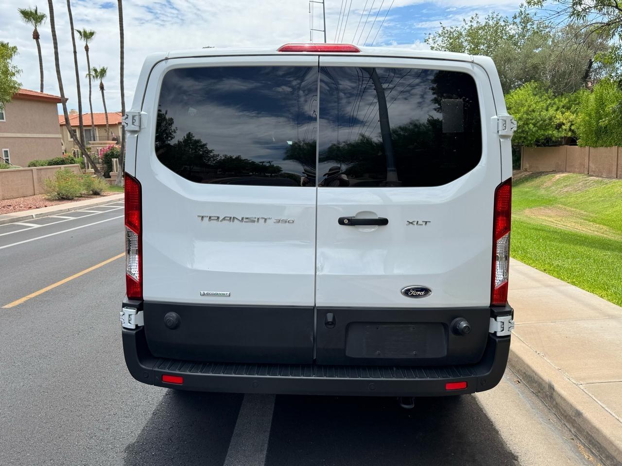 Ford Transit 350 Wagon Low Roof XLT w/Sliding Pass. 148-in. WB 2024