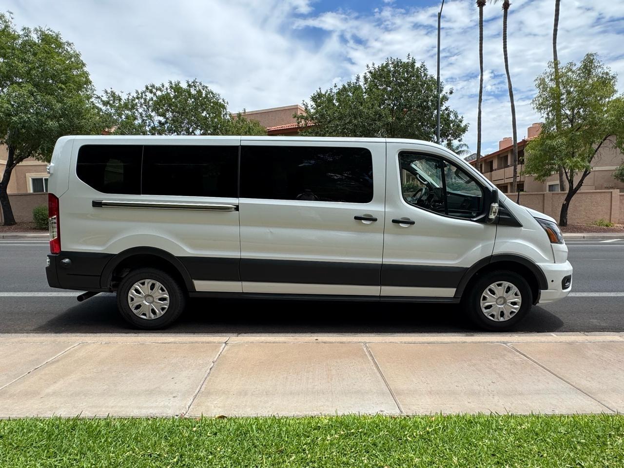 Ford Transit 350 Wagon Low Roof XLT w/Sliding Pass. 148-in. WB 2024