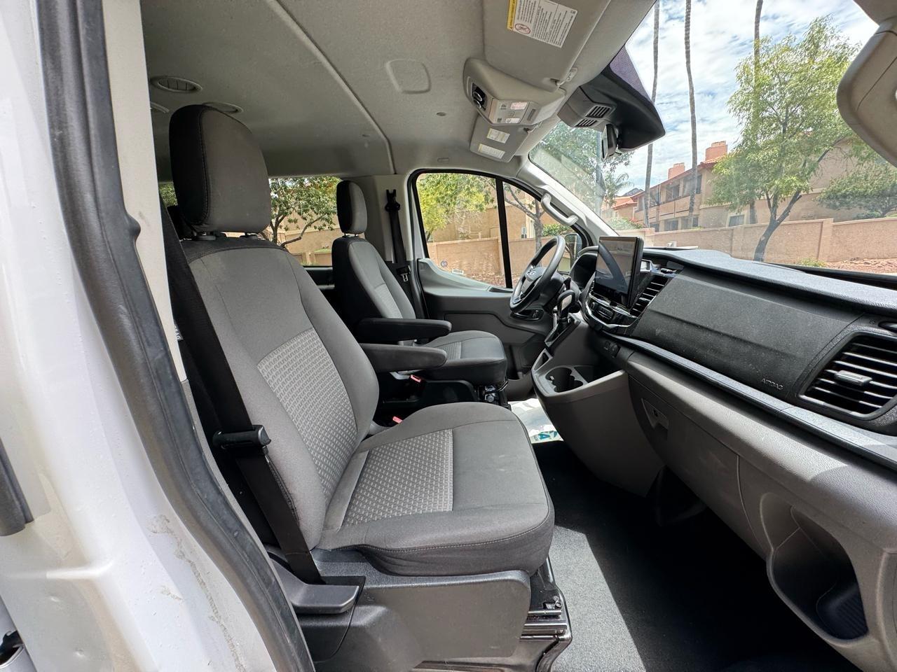 Ford Transit 350 Wagon Low Roof XLT w/Sliding Pass. 148-in. WB 2024