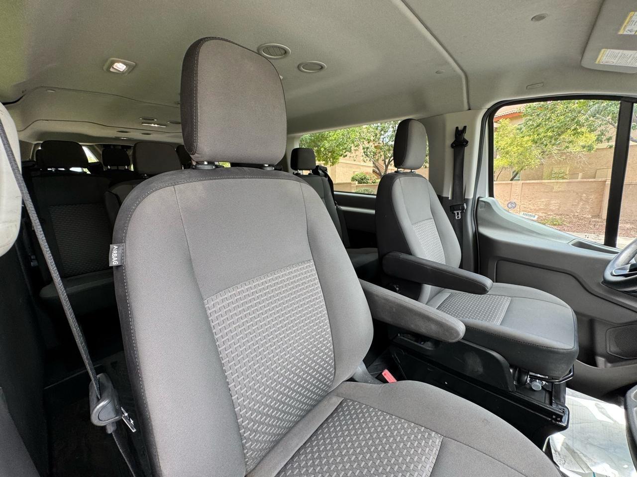 Ford Transit 350 Wagon Low Roof XLT w/Sliding Pass. 148-in. WB 2024