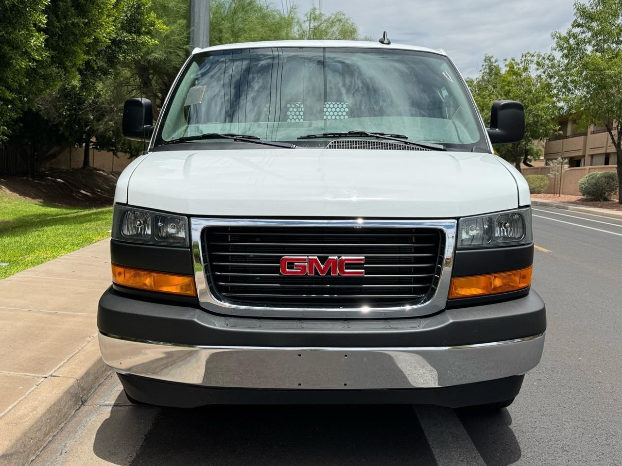 GMC Savana G2500 Cargo 2025