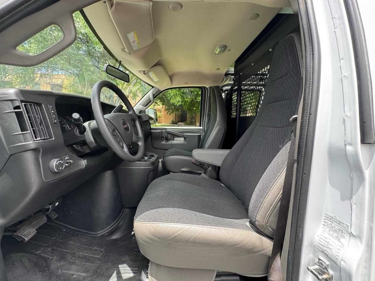 GMC Savana G2500 Cargo 2025