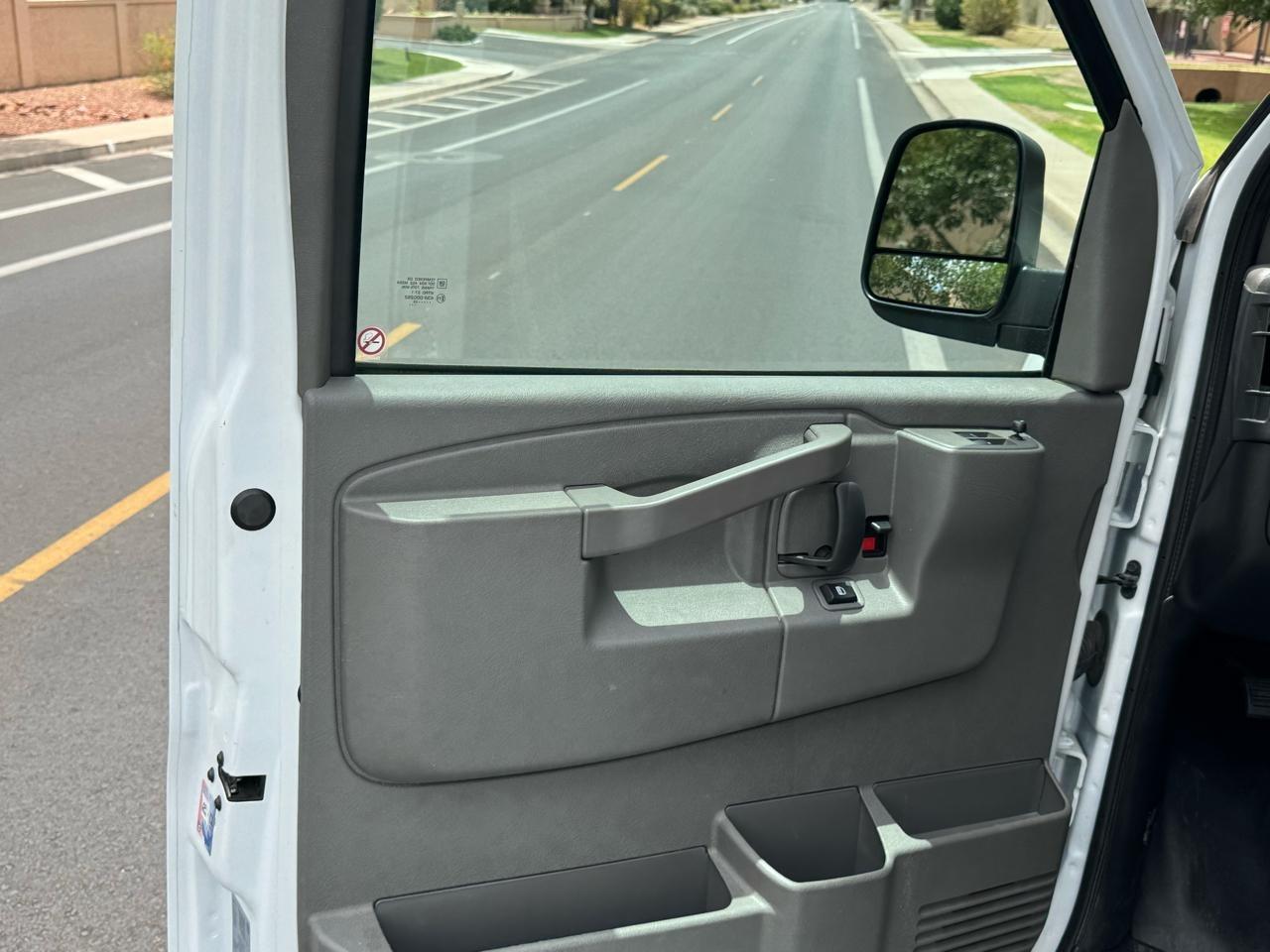 GMC Savana G2500 Cargo 2025