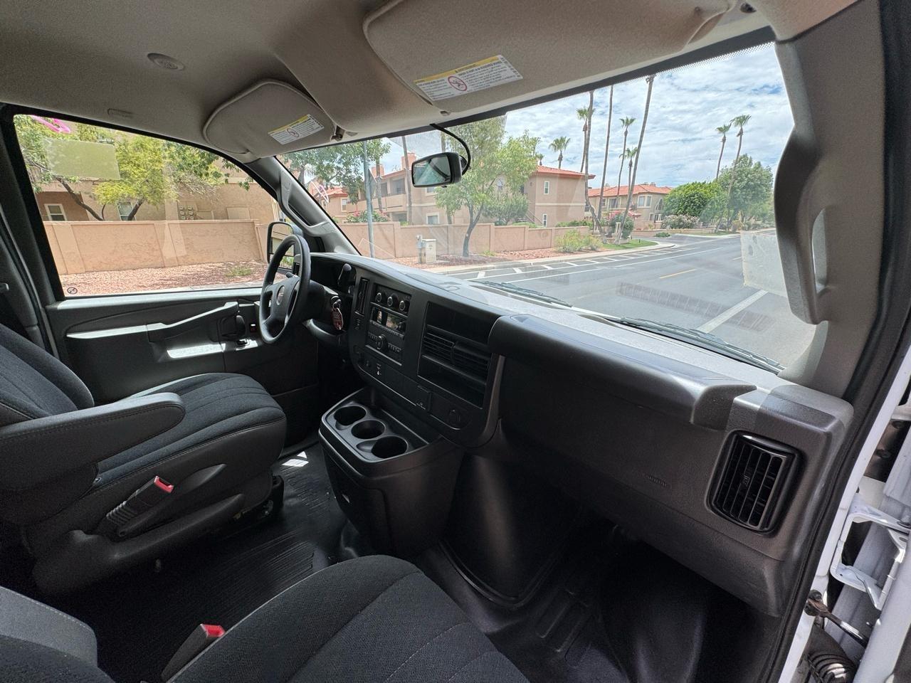 GMC Savana G2500 Cargo 2025