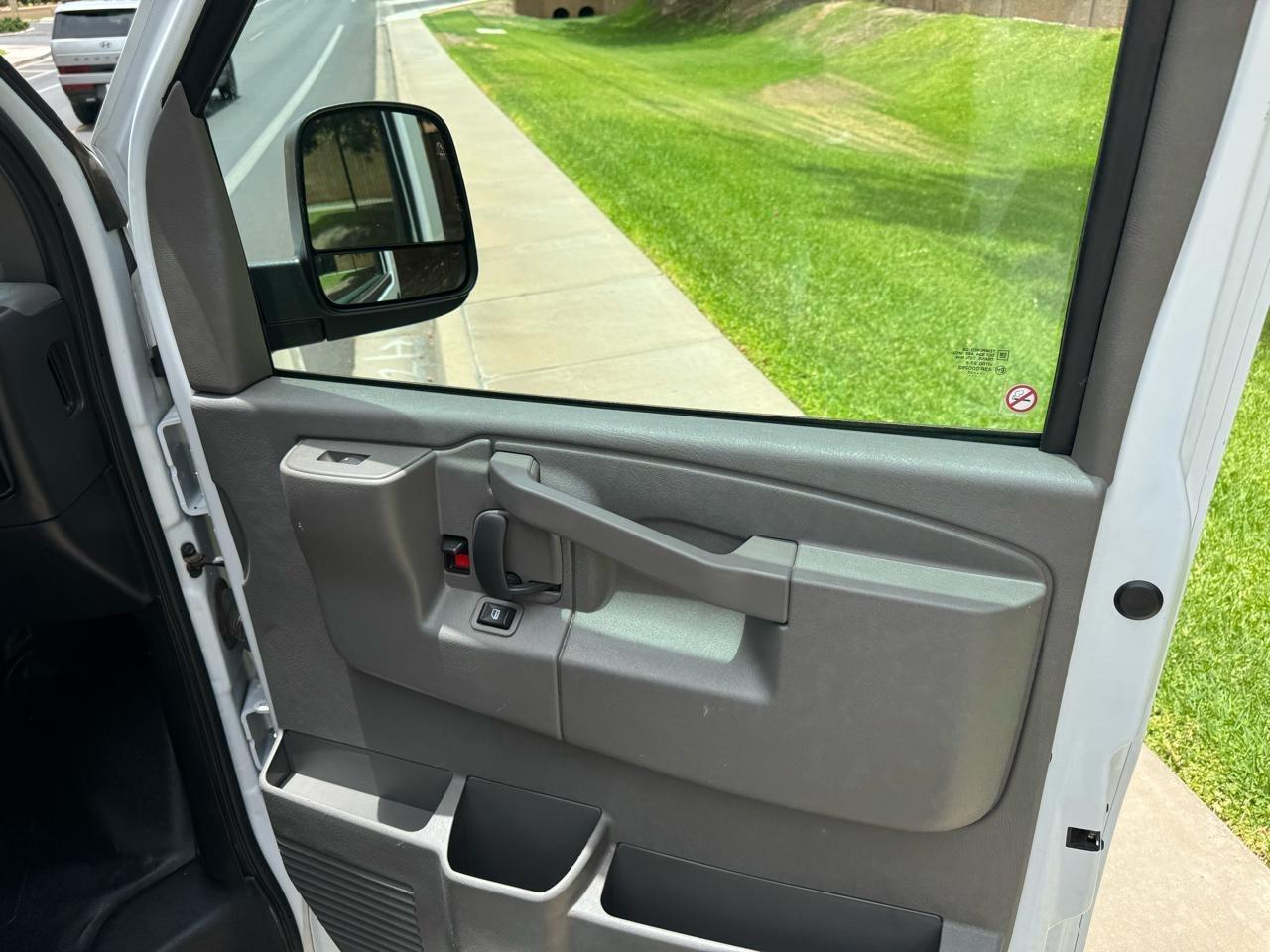 GMC Savana G2500 Cargo 2025