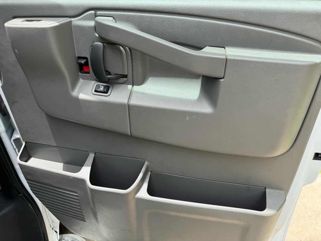 GMC Savana G2500 Cargo 2025