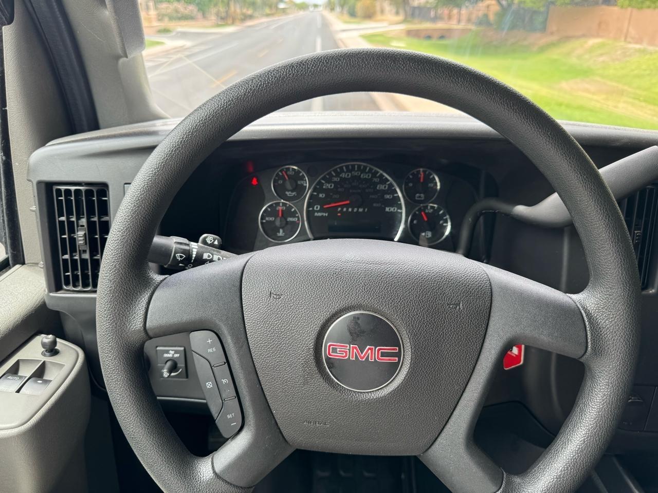 GMC Savana G2500 Cargo 2025