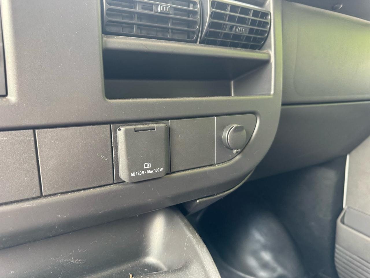 GMC Savana G2500 Cargo 2025