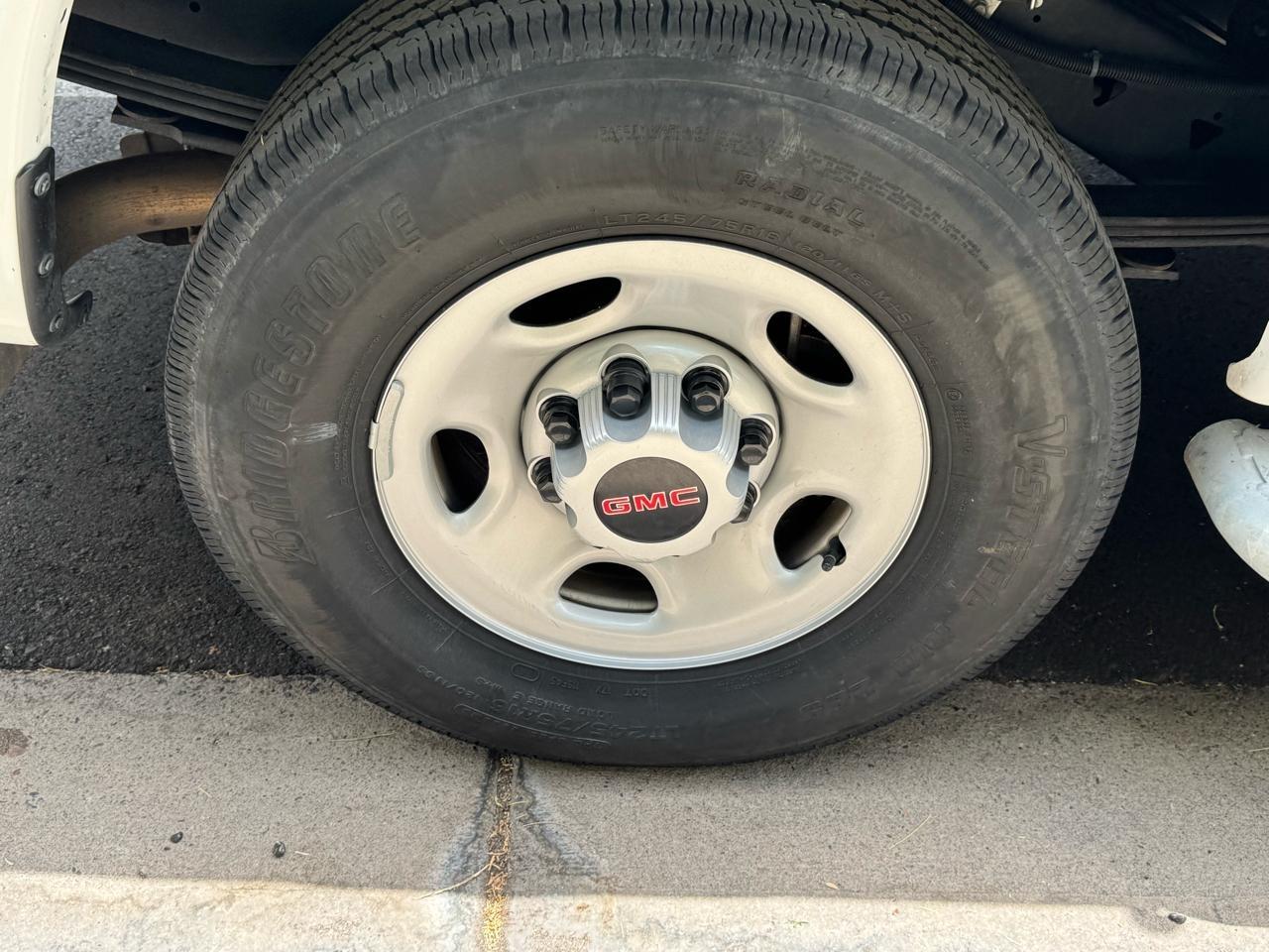 GMC Savana G2500 Cargo 2025