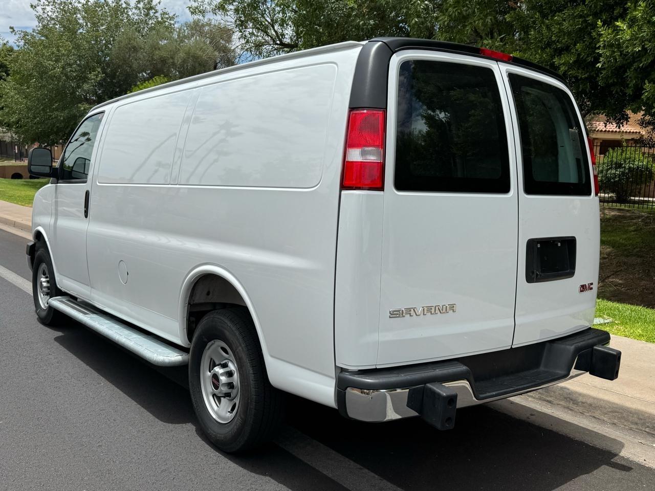 GMC Savana G2500 Cargo 2025