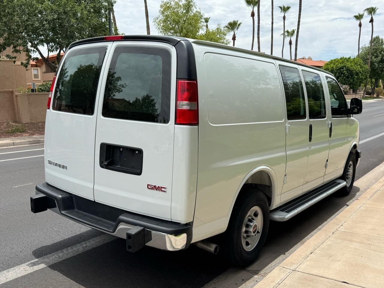 GMC Savana G2500 Cargo 2025