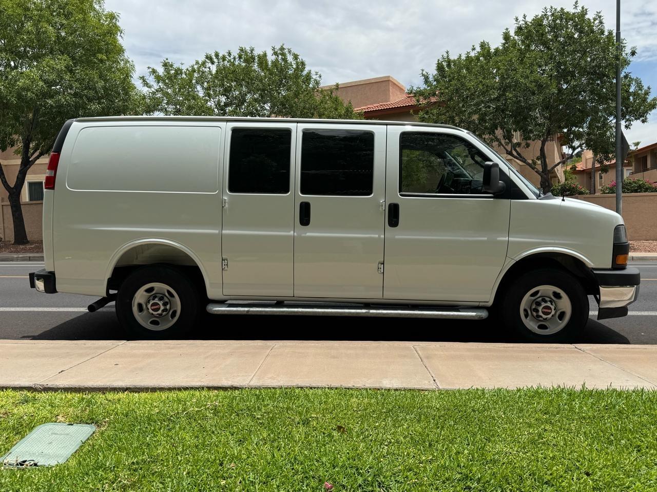 GMC Savana G2500 Cargo 2025