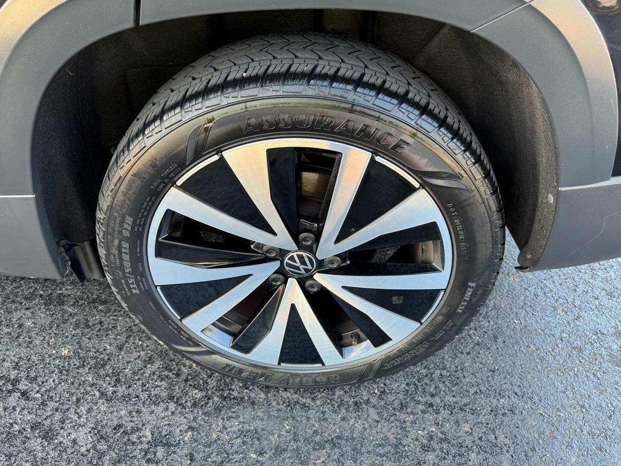 Volkswagen Taos SE 2024