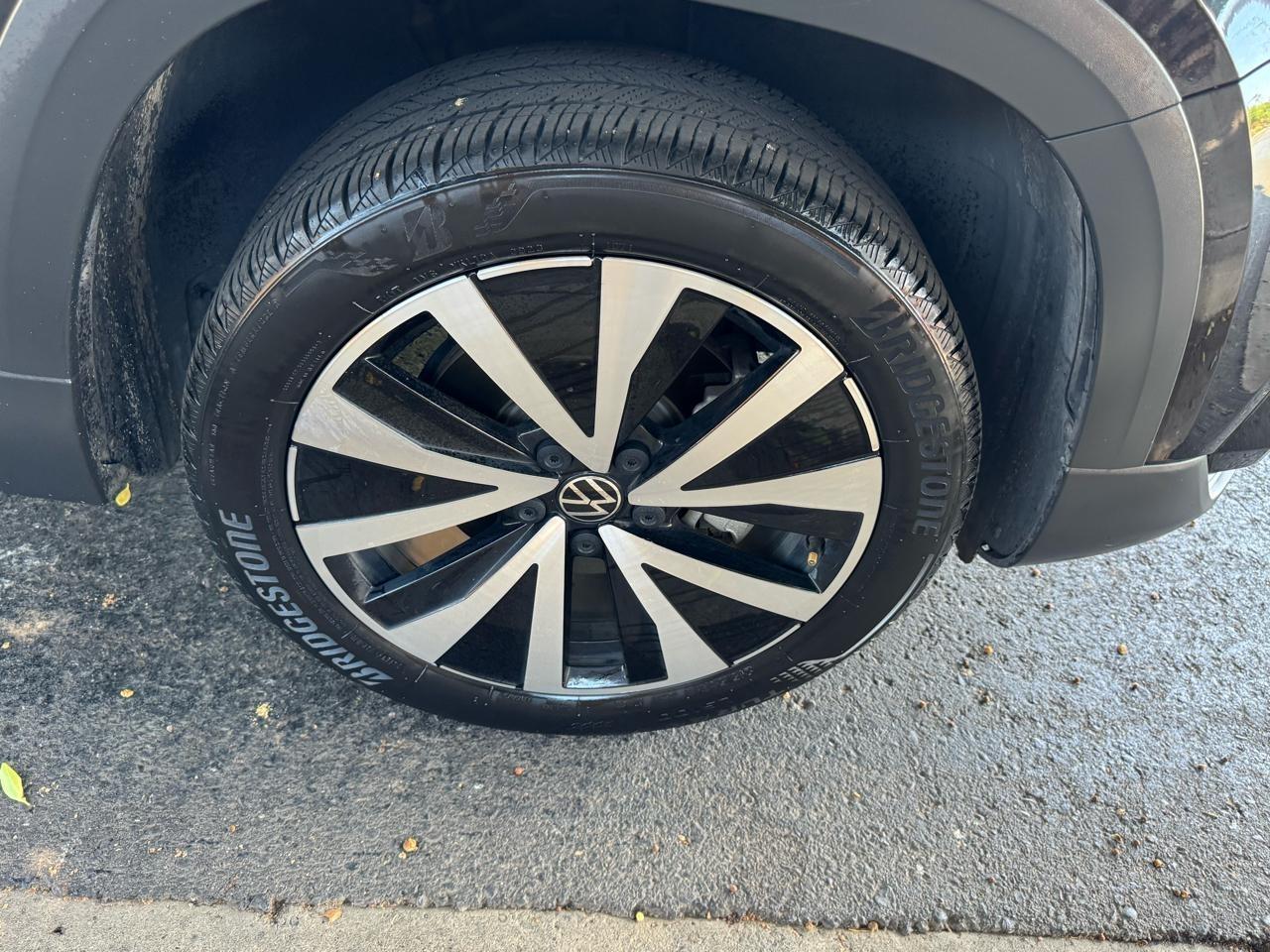 Volkswagen Taos SE 2024