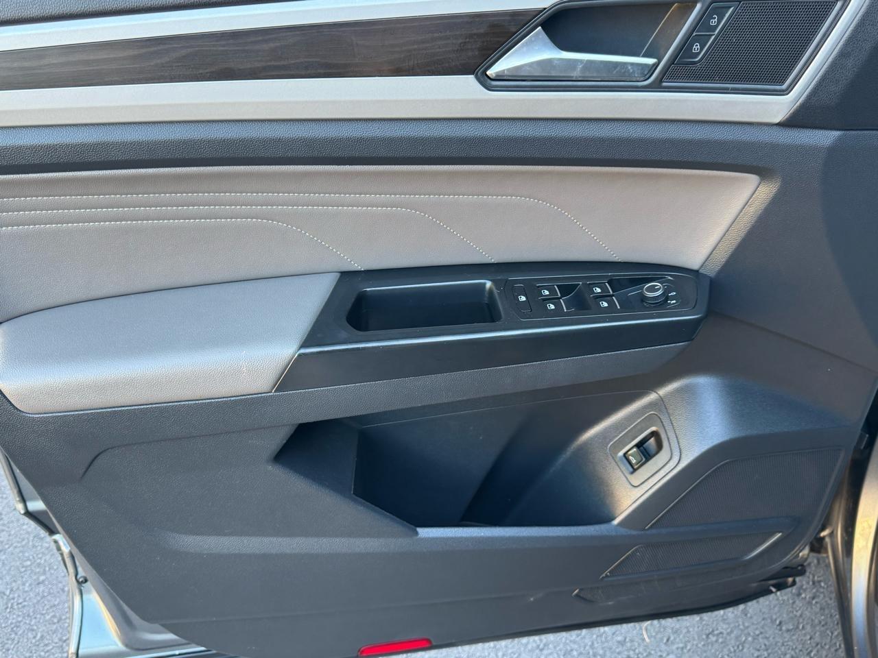 Volkswagen Atlas V6 SE w/Technology 4MOTION 2021