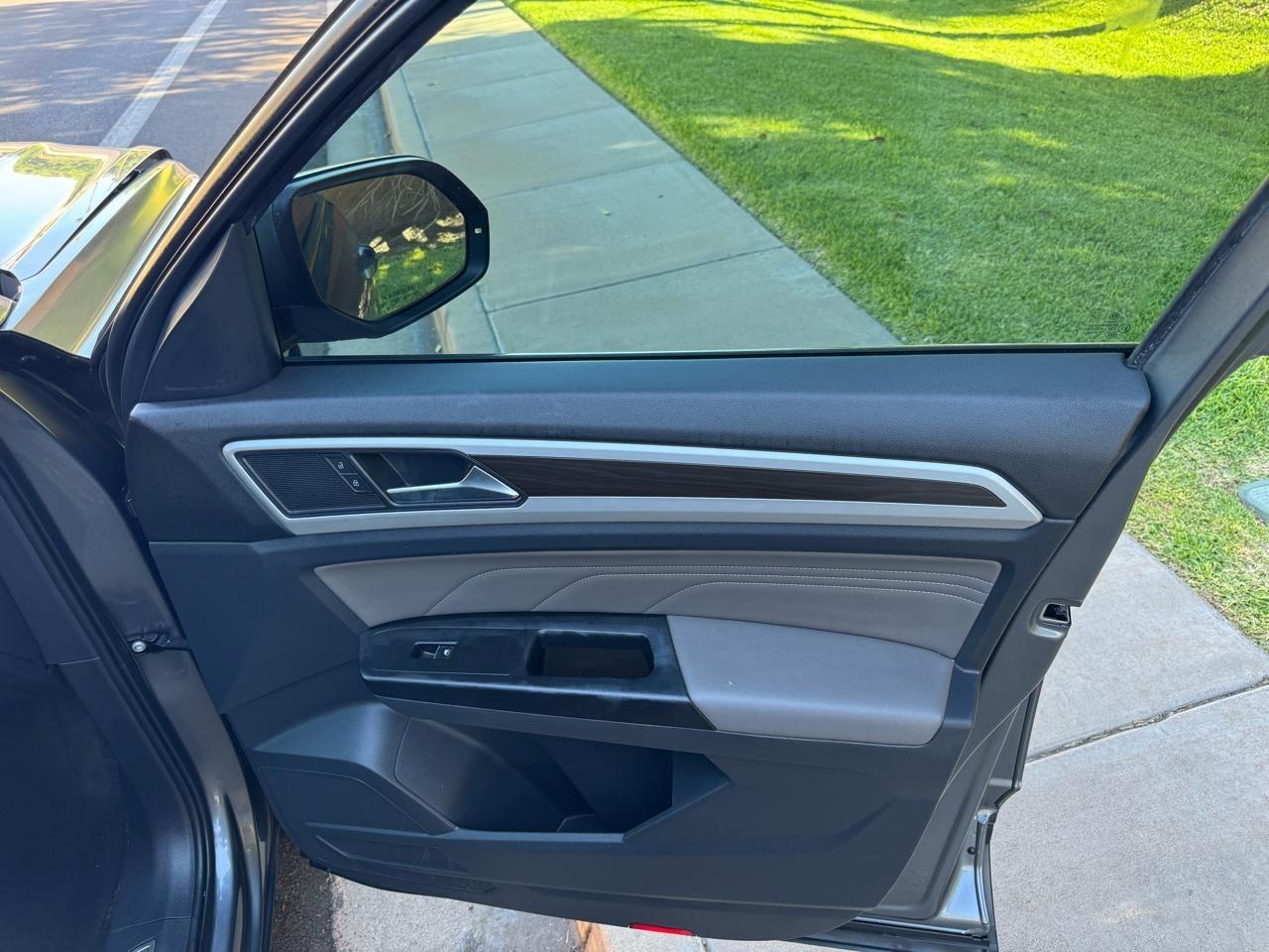 Volkswagen Atlas V6 SE w/Technology 4MOTION 2021