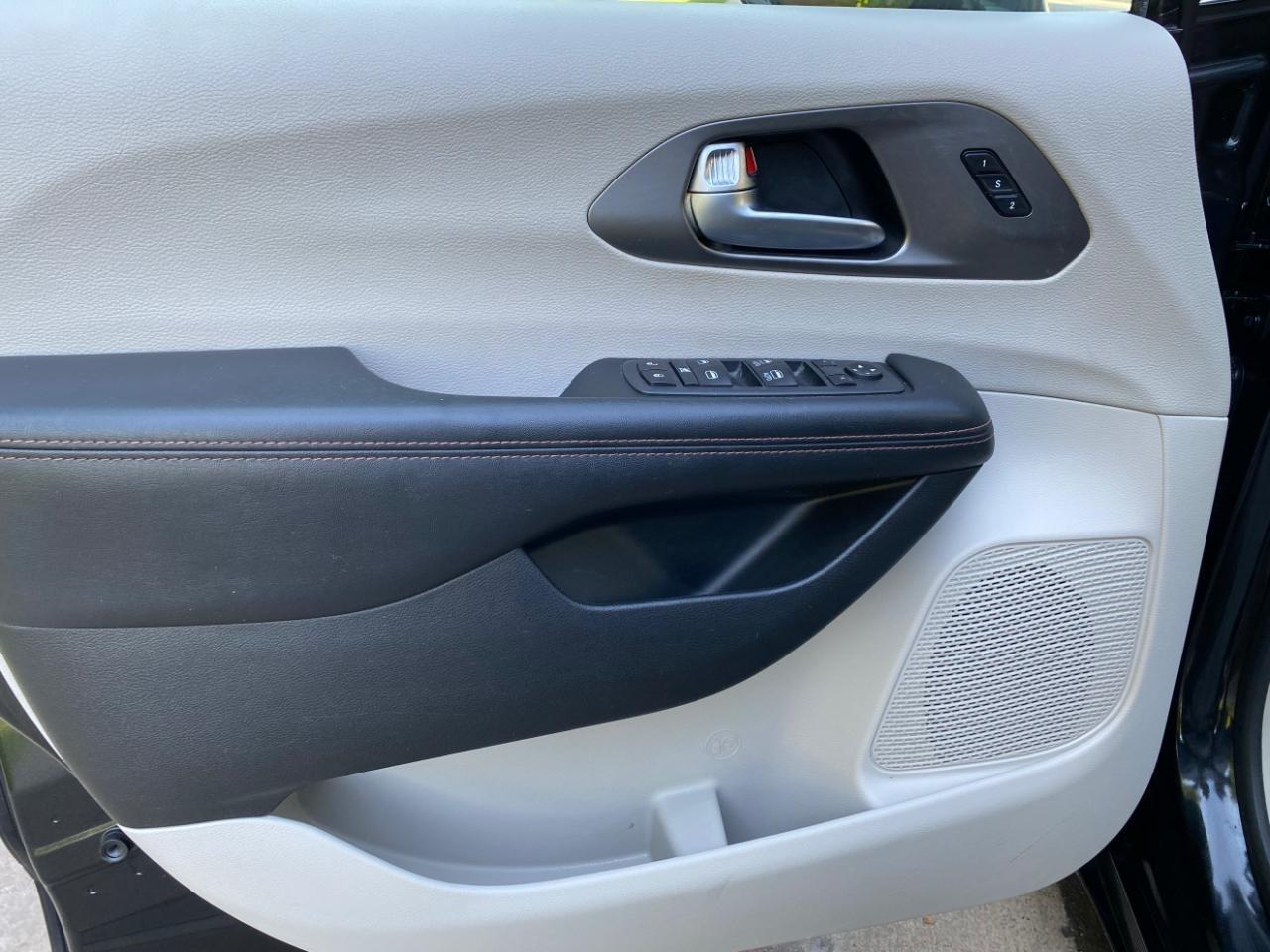 Chrysler Pacifica Touring-L 2020