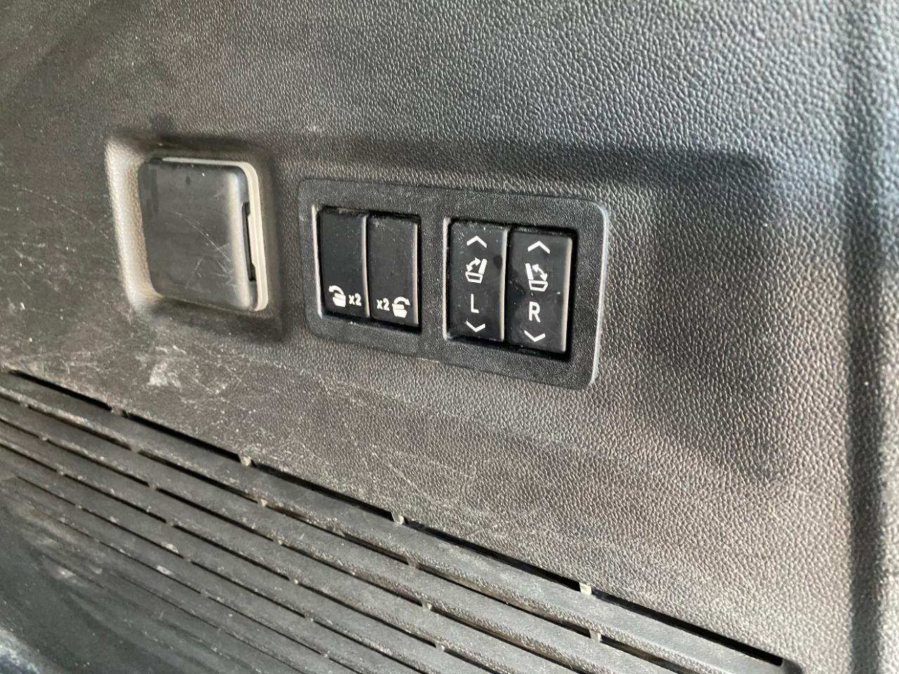 GMC Yukon Denali 4WD 2022