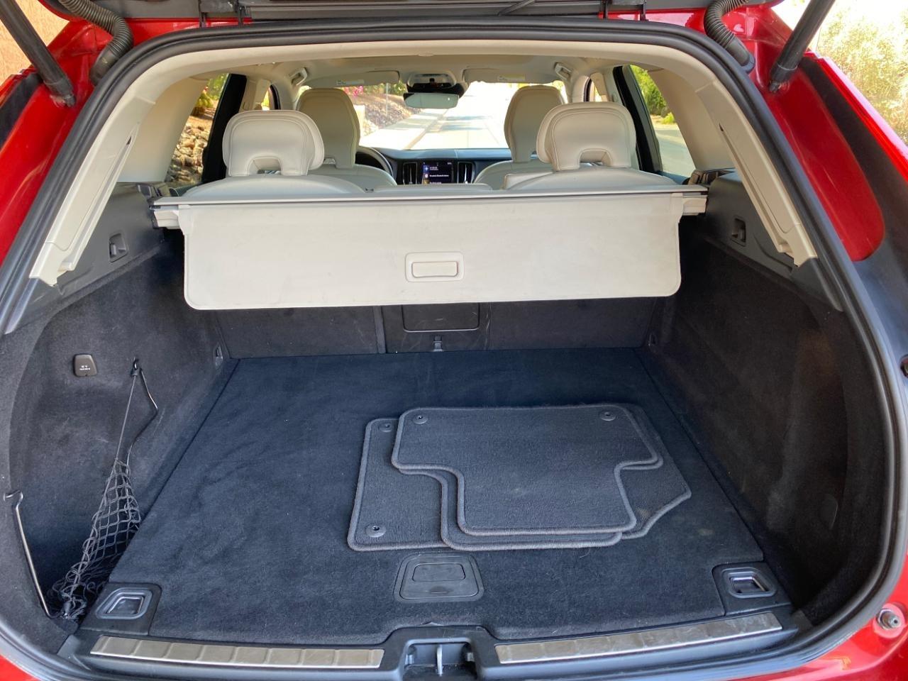 Volvo XC60 T5 Momentum AWD 2021