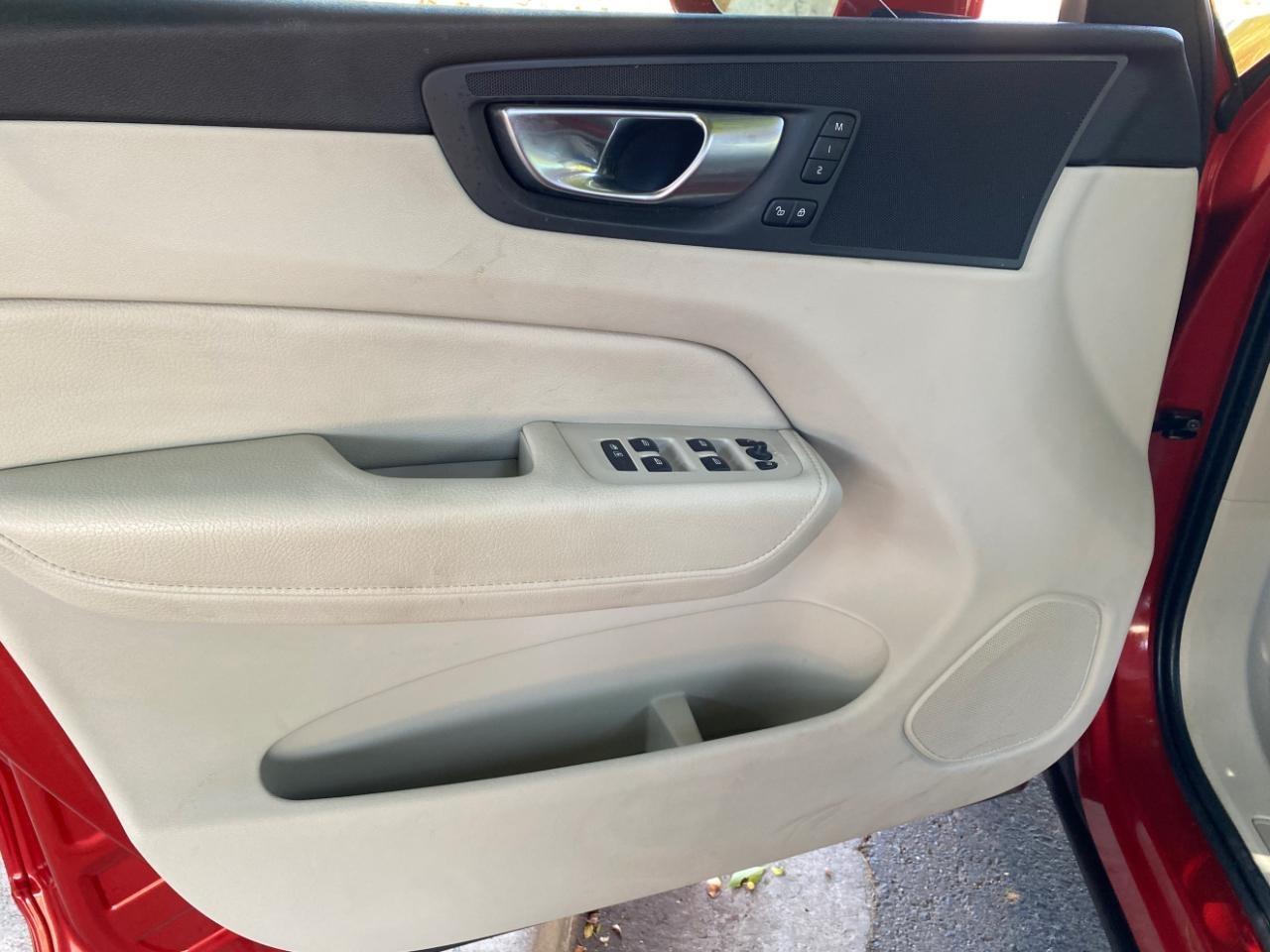 Volvo XC60 T5 Momentum AWD 2021