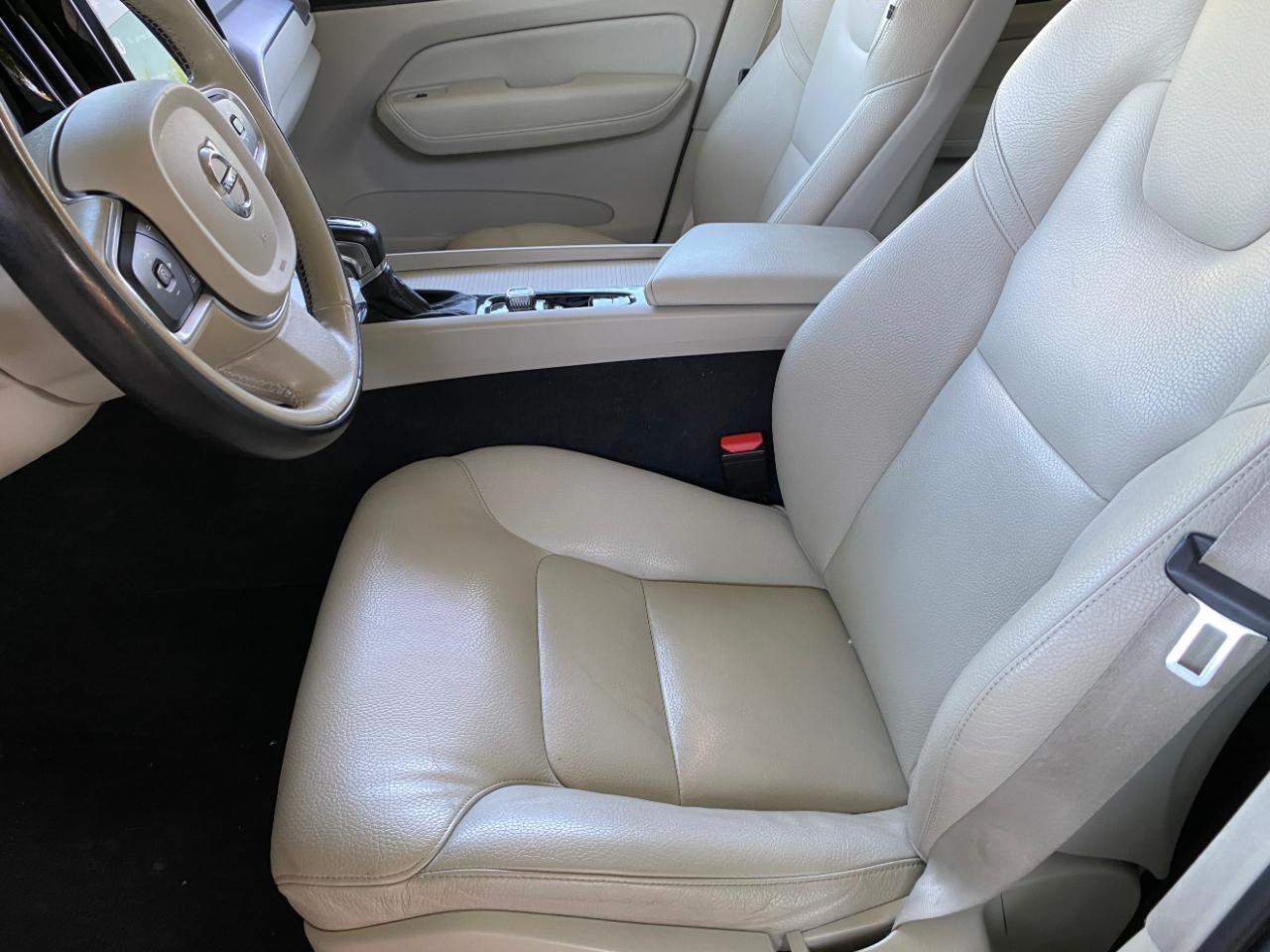 Volvo XC60 T5 Momentum AWD 2021